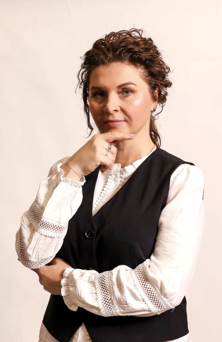 Aleksandra Walczyk_fot. Ewa Gil_Kobiałka Fotografia studyjna kobiety.